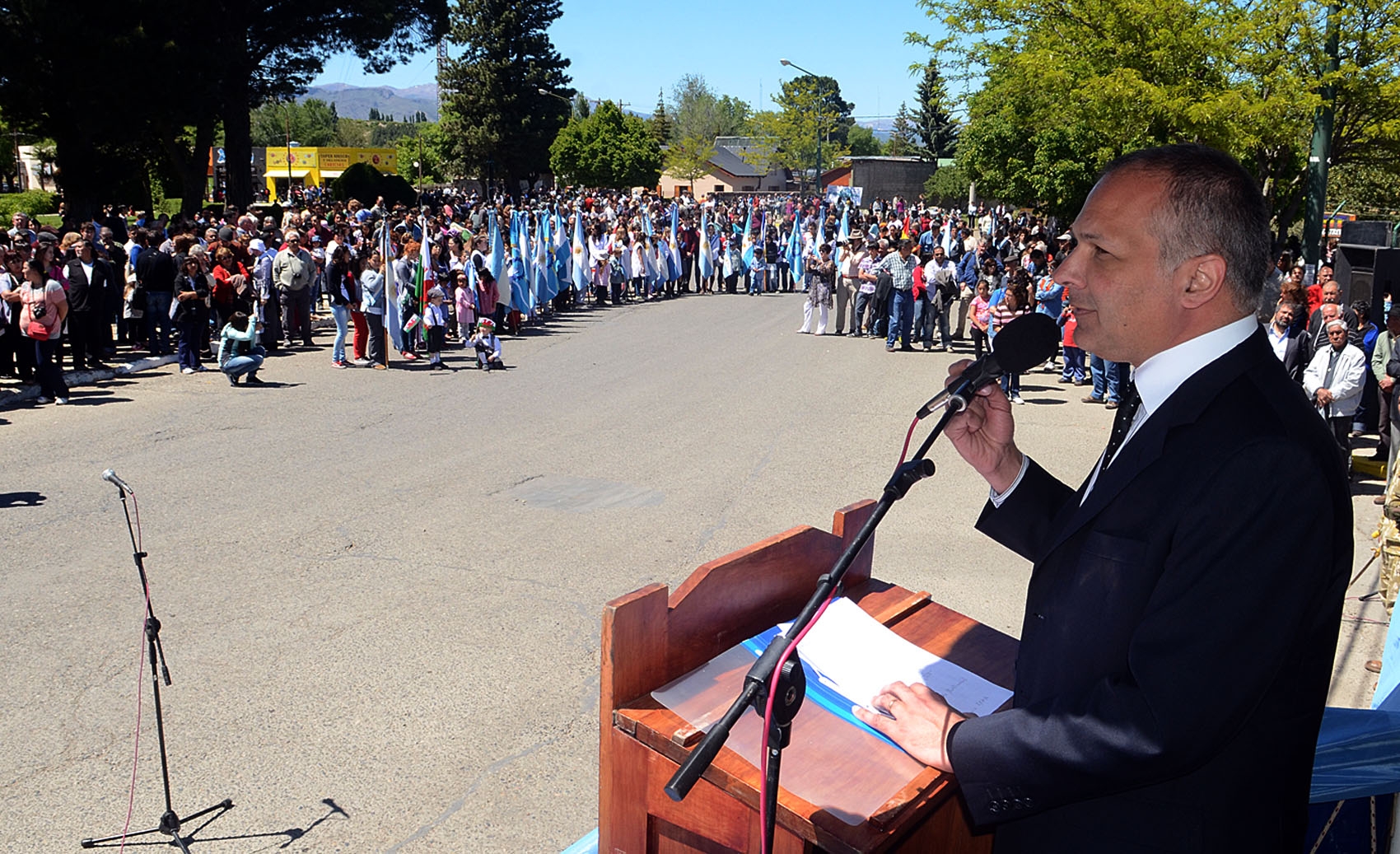 Buzzi anunció inversiones en Trevelin durante el 128º aniversario