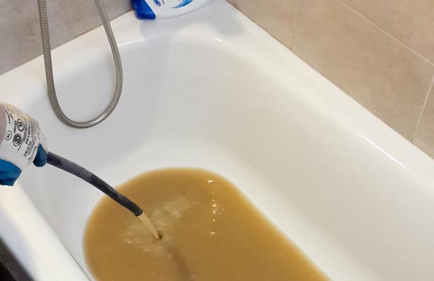 En Rada Tilly hay agua potable contaminada con cloaca