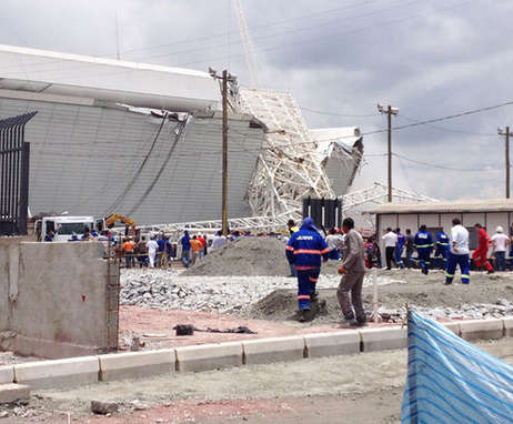 Se derrumbó una grúa en uno de los estadios del Mundial