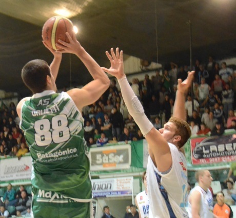 Gimnasia no se rindió y superó a Estudiantes