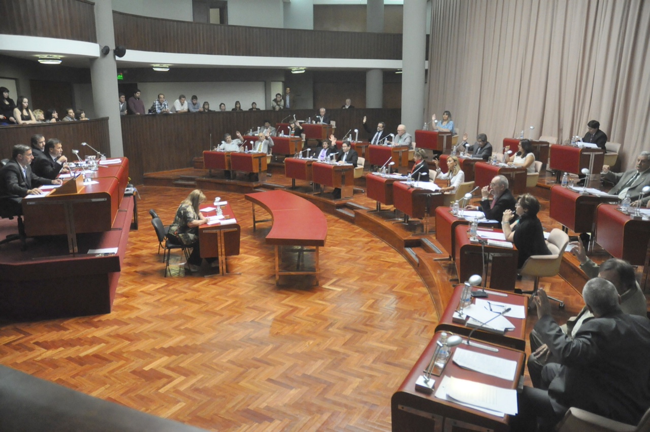 El 20 de noviembre pagan primera cuota de $500 a empleados públicos