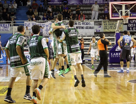 Gimnasia derrotó a Peñarol en la ‘Feliz’