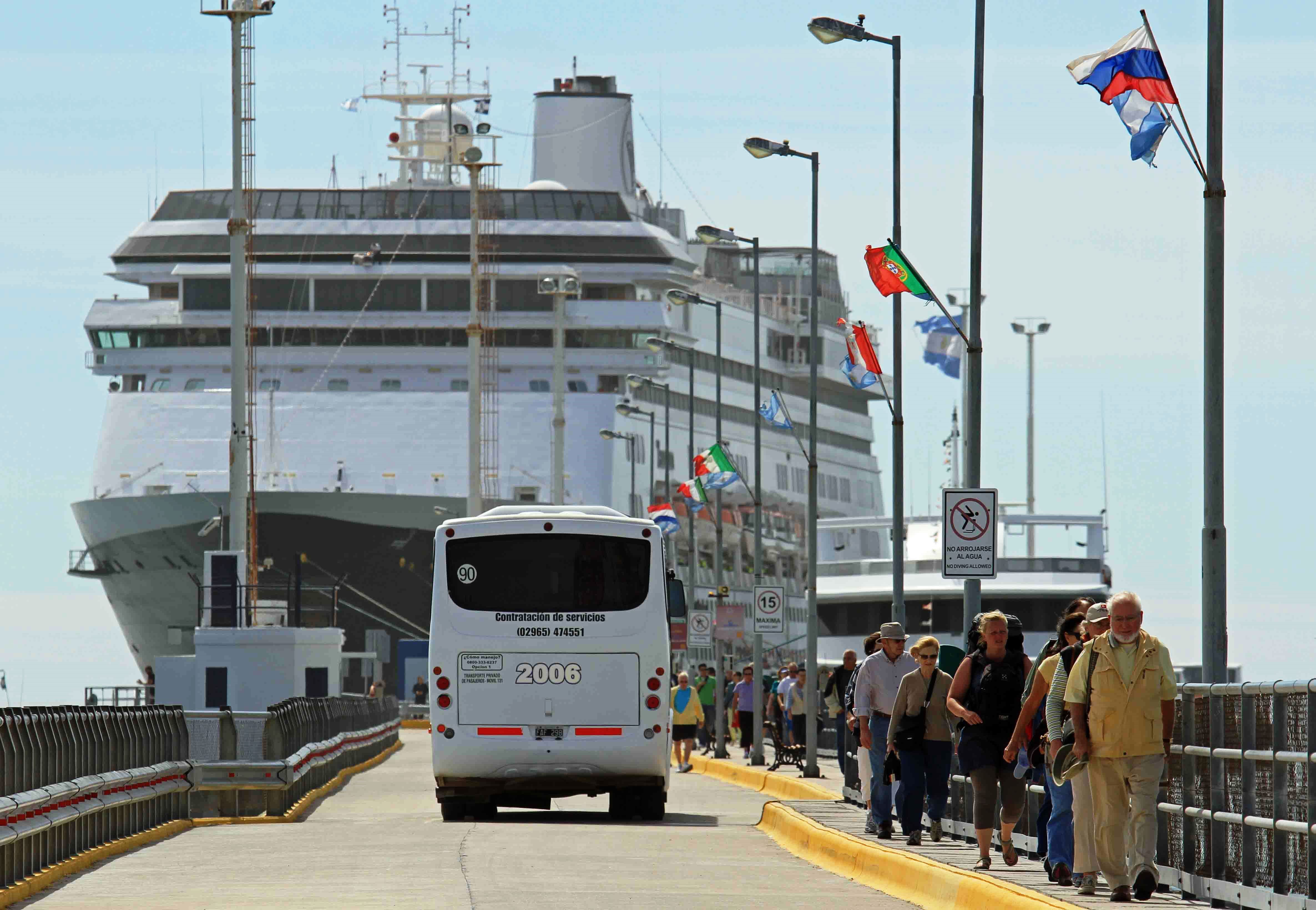 Llegó el crucero Zaandam a Puerto Madryn