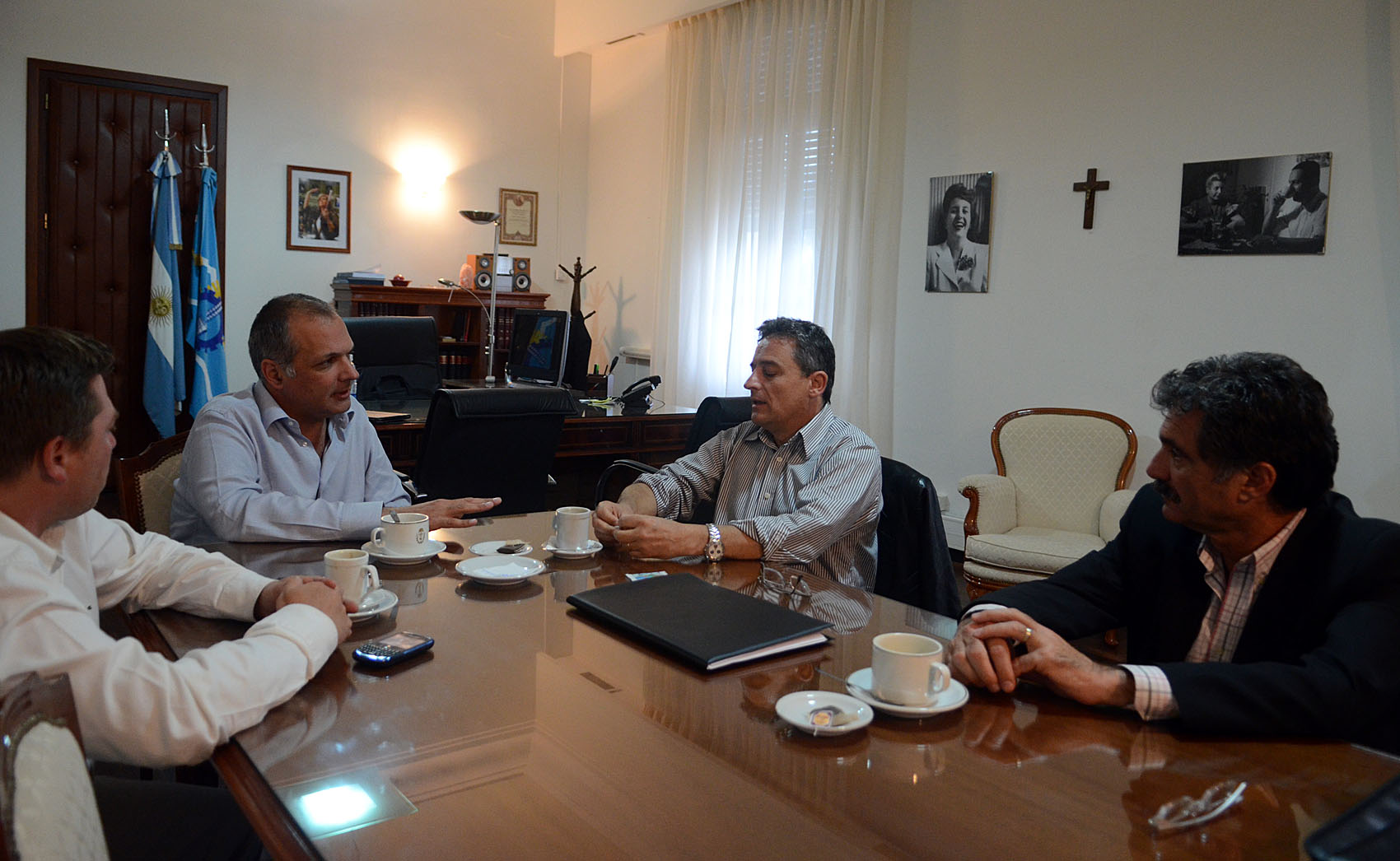 Buzzi analizó obras con intendentes
