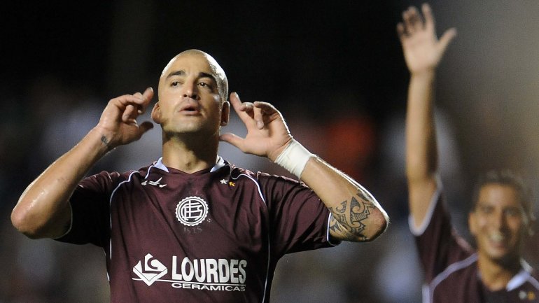 Lanús superó a Libertad y dio un gran paso a la final de la Copa
