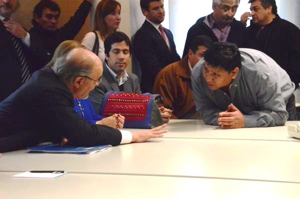 Cuarto intermedio hasta mañana por Weatherford