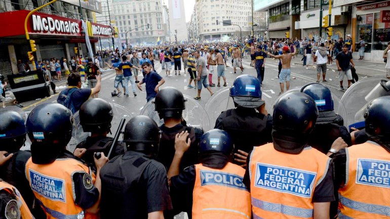 Caos en el festejo de los hinchas de Boca