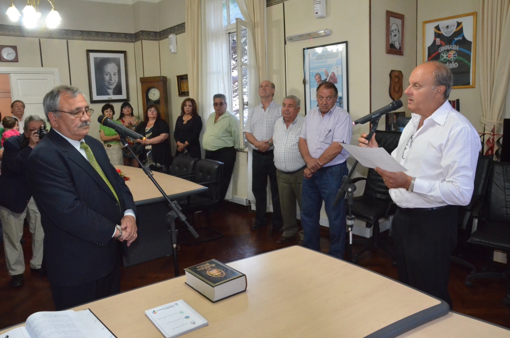 Parada asumió como secretario de tierras