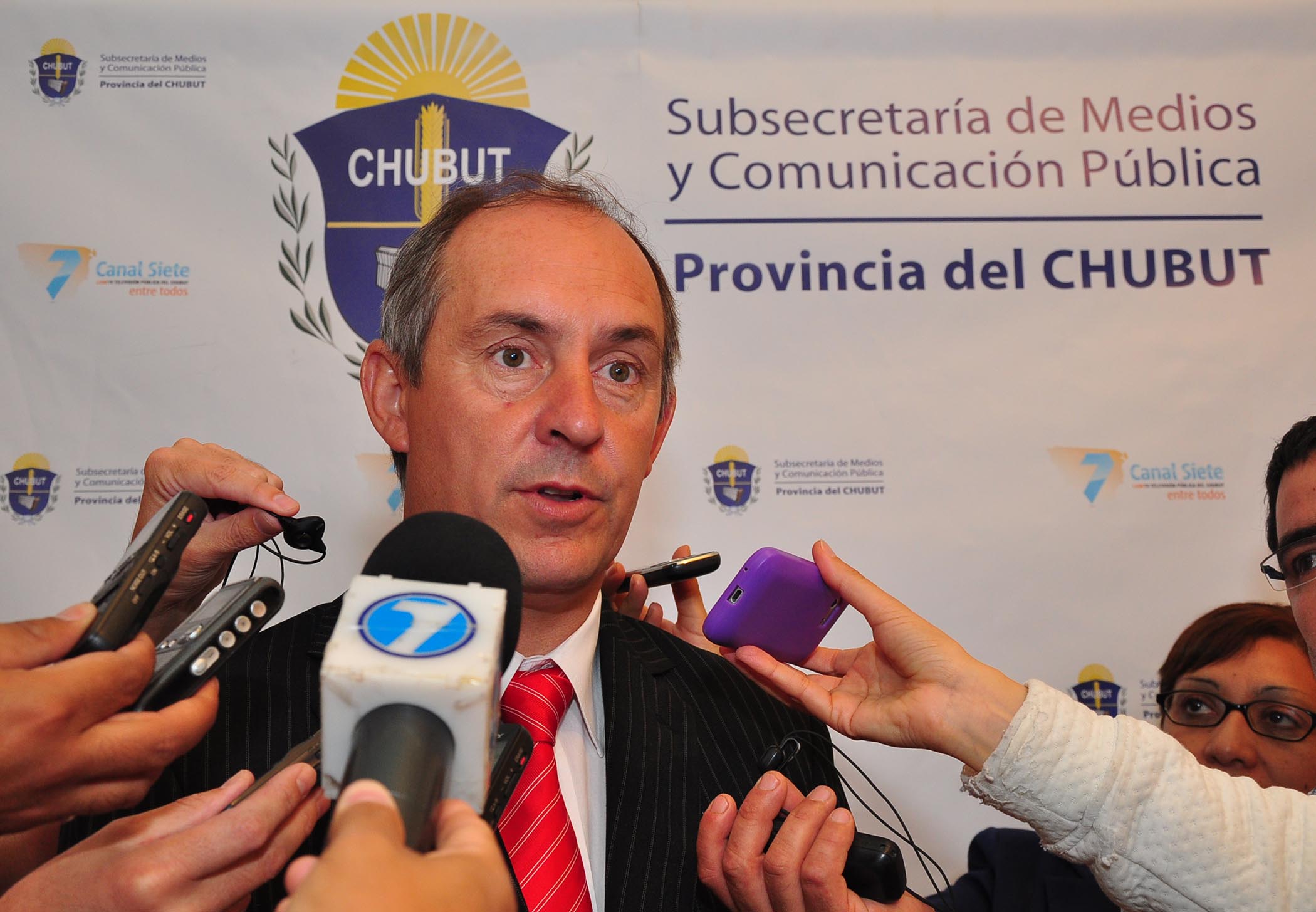 El Gobierno garantiza incremento salarial a la Policía