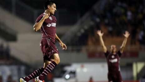 Lanús rescató un empate en la final de ida