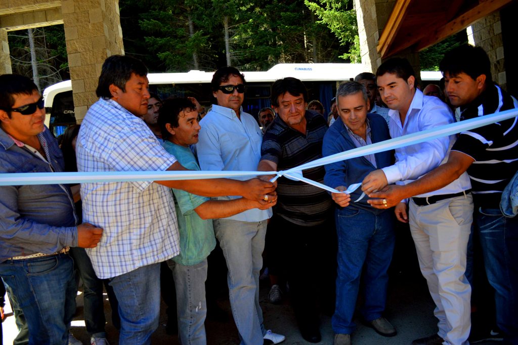 Los Petroleros ya disfrutan su Complejo en El Hoyo