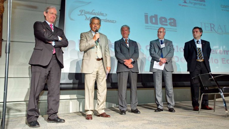 Empresarios pidieron respetar instituciones