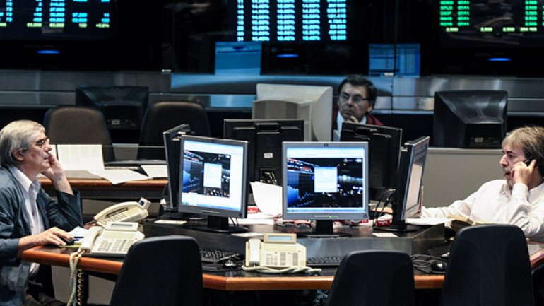 YPF saltó casi 8% y el Merval avanzó más de 2%