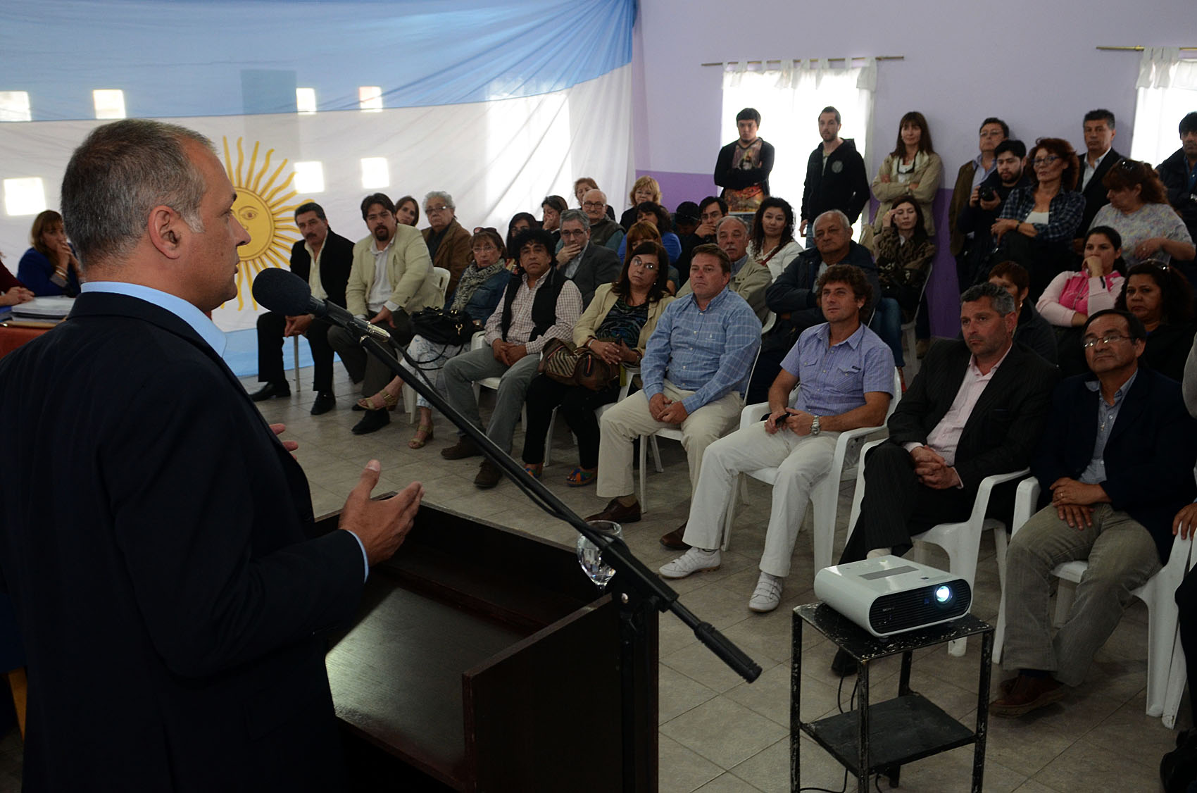 Licitan obras de Promeba para San Cayetano y Abásolo