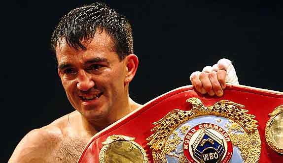 Narváez defendió el título ante Carmona