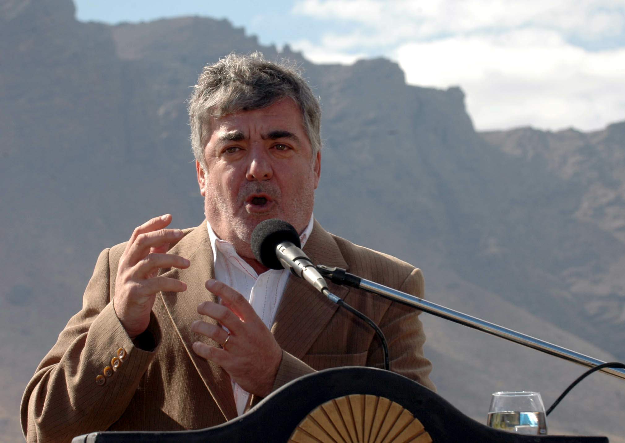 Das Neves: “Los gacetilleros se irán por la ruta 3”