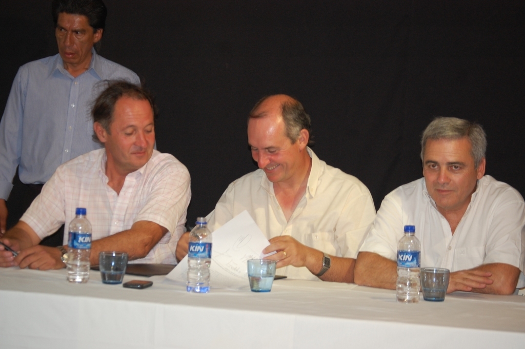 Castro: “Este Gobierno está donde cada intendente lo requiere”