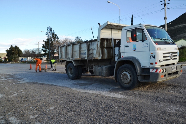 Continúan los trabajos de bacheo en la ciudad