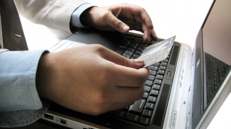 Provincia vuelve a insistir con la creación de un impuesto a las compras online