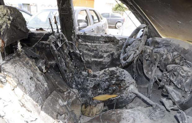 Incendiaron camioneta secuestrada en la 5ta.