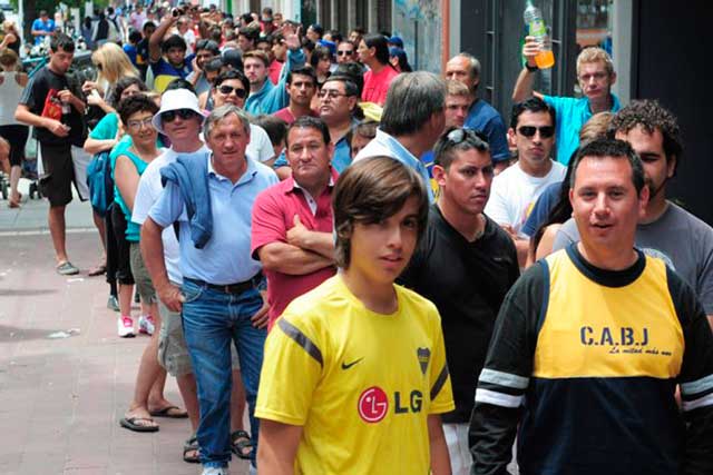 Los hinchas agotaron las entradas para el Superclásico
