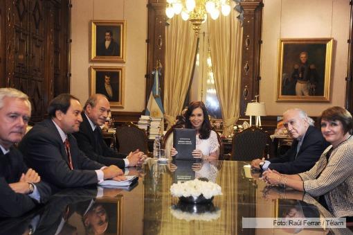 La Presidenta recibió el proyecto de reforma al Código Penal