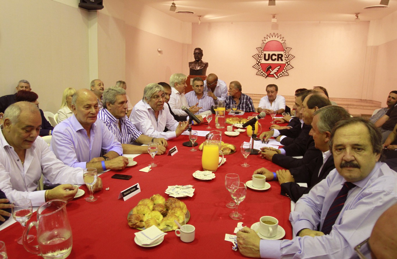 La UCR recibió a Hugo Moyano