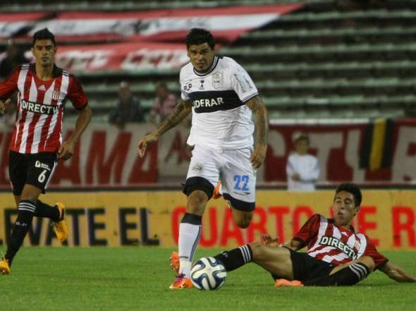 El ‘Lobo’ se quedó con el derby platense de verano