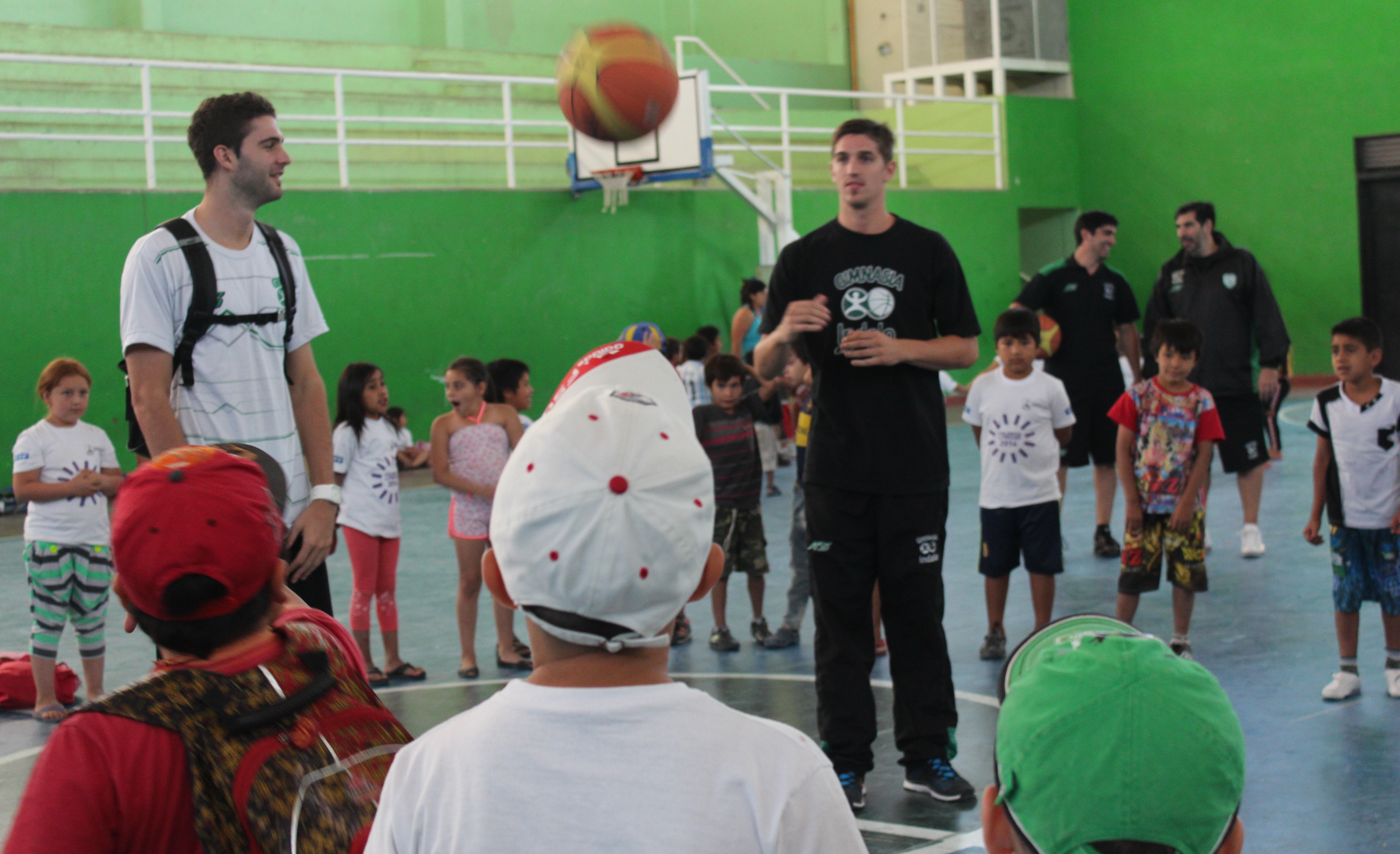 Gimnasia Indalo visitó la colonia del Máximo Abásolo
