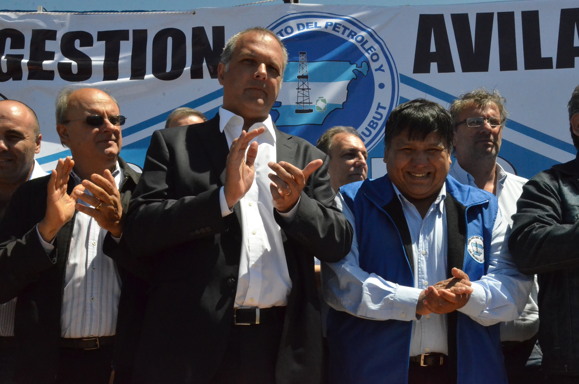 Comodoro ensaya un nuevo eje de poder