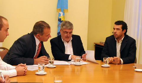 Primer acercamiento entre Buzzi y Das Neves