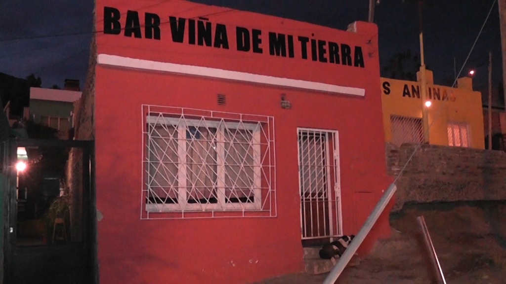 Clausuran dos bares en barrio Las Flores
