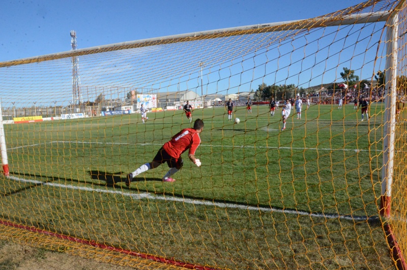 Huracán superó a Racing de Trelew