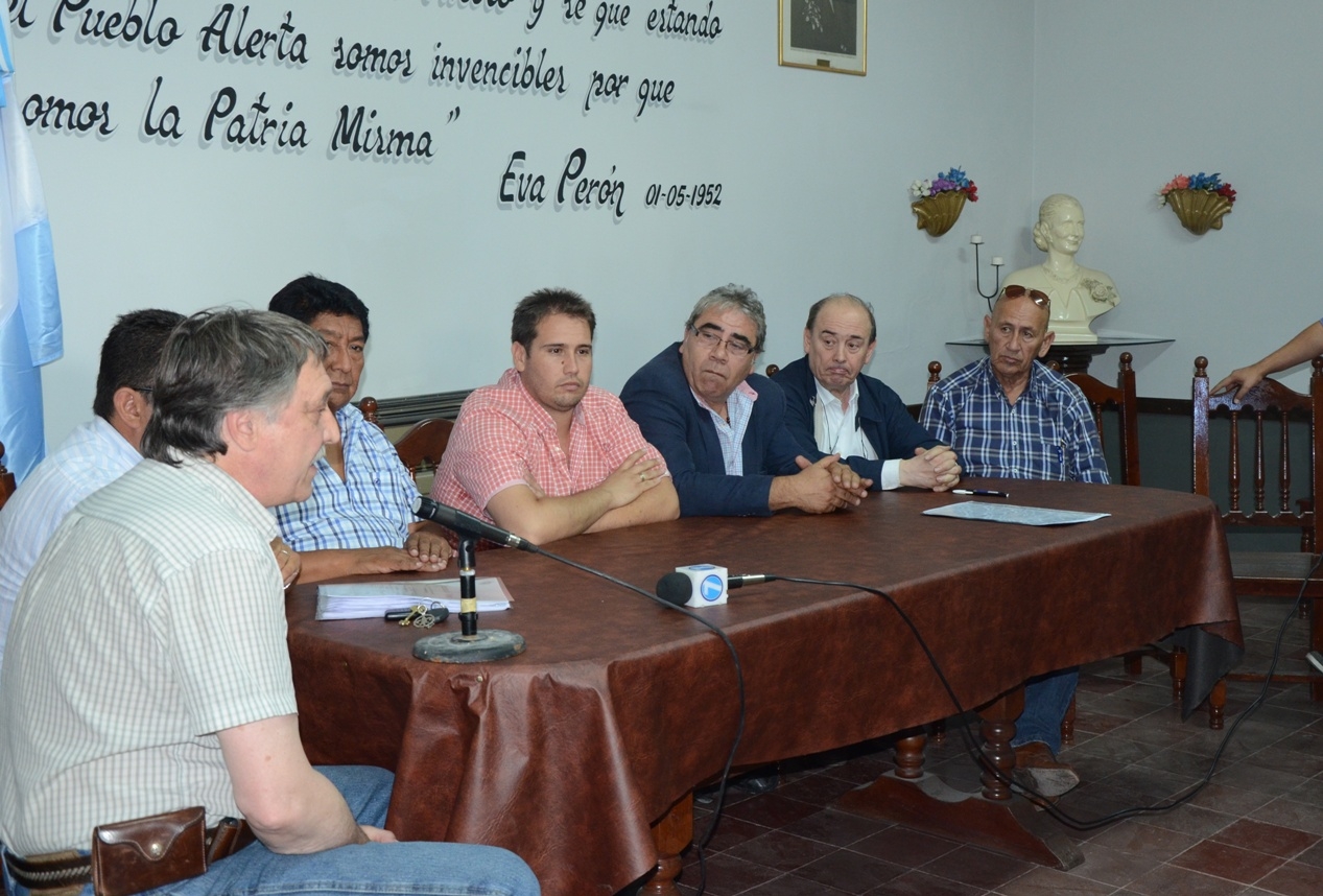 Firman convenios para capacitar trabajadores