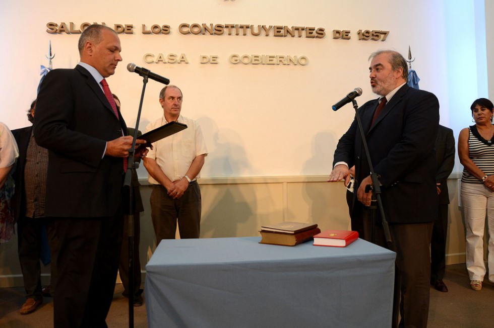 Zárate asumió como ministro de Educación