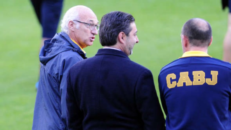 Angelici apareció para pedir paz en Boca