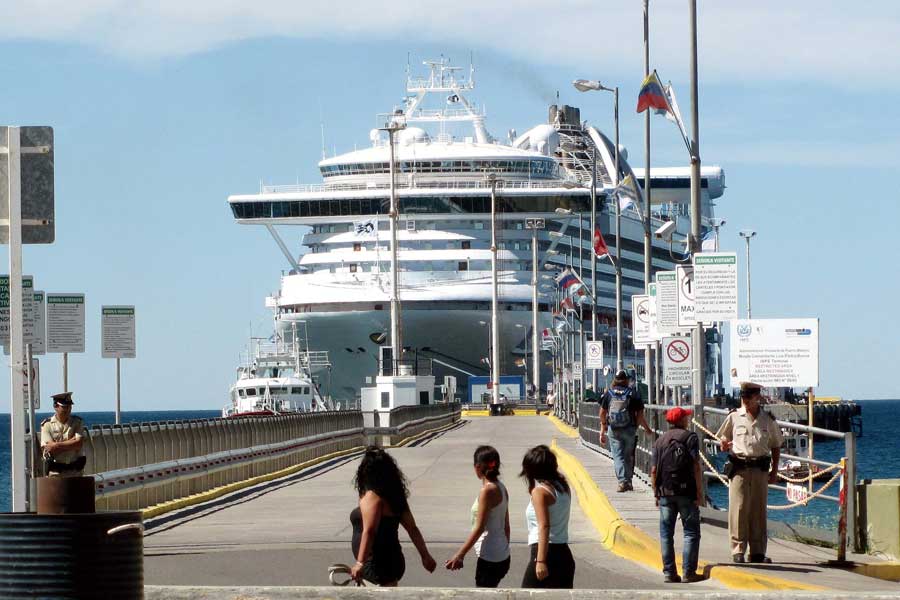 El crucero Golden Princess pasó por Madryn