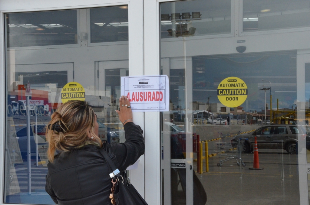 Clausuraron Walmart y Swiss Medical