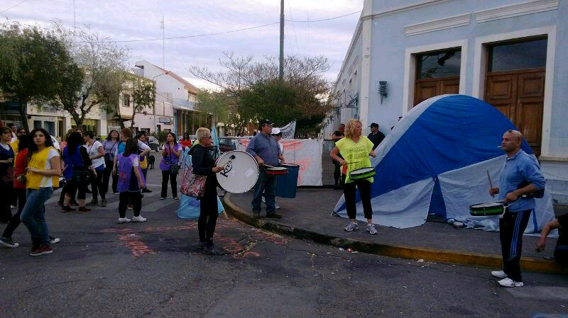 Hoy no se debate el DNU en la Legislatura