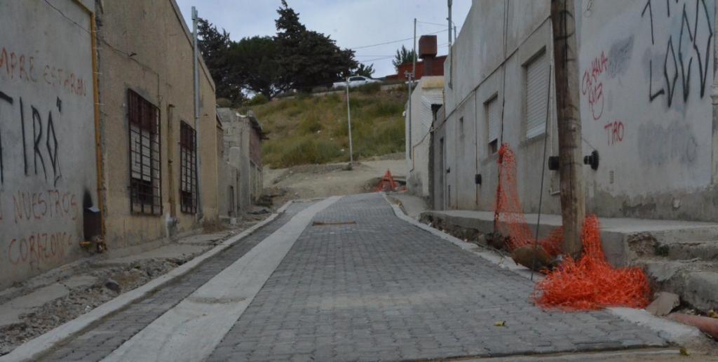 Avanza pavimentación en barrio Moreno
