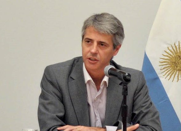 “Si vuelven a las aulas podremos discutir”