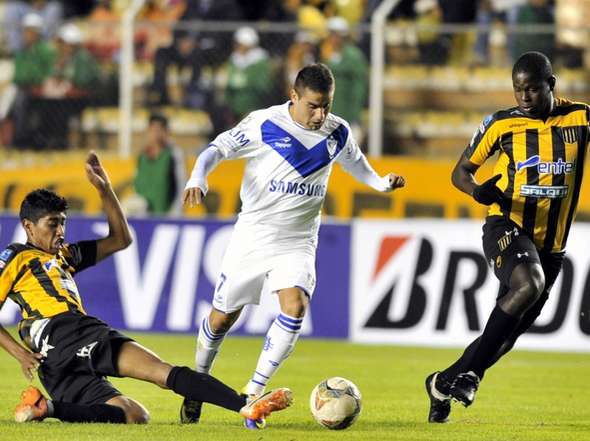 The Strongest dejó sin invicto a Vélez en la Copa