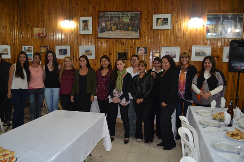Agasajo de Bomberos en el Mes de la Mujer