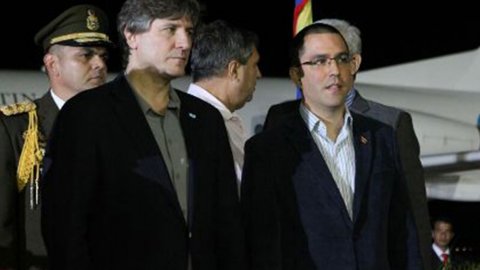 Boudou llegó a Venezuela y recordó a Chávez «en nombre del pueblo argentino»