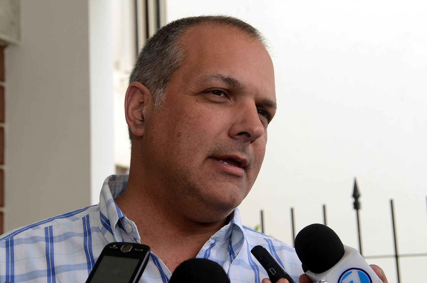 Buzzi: “El que tiene explicar esto es Das Neves”