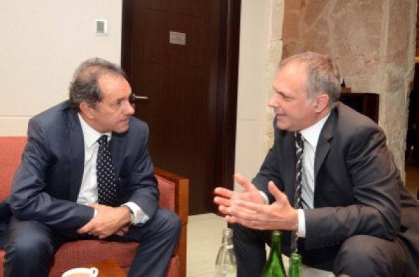 Scioli se muestra con Buzzi pensando en el 2015