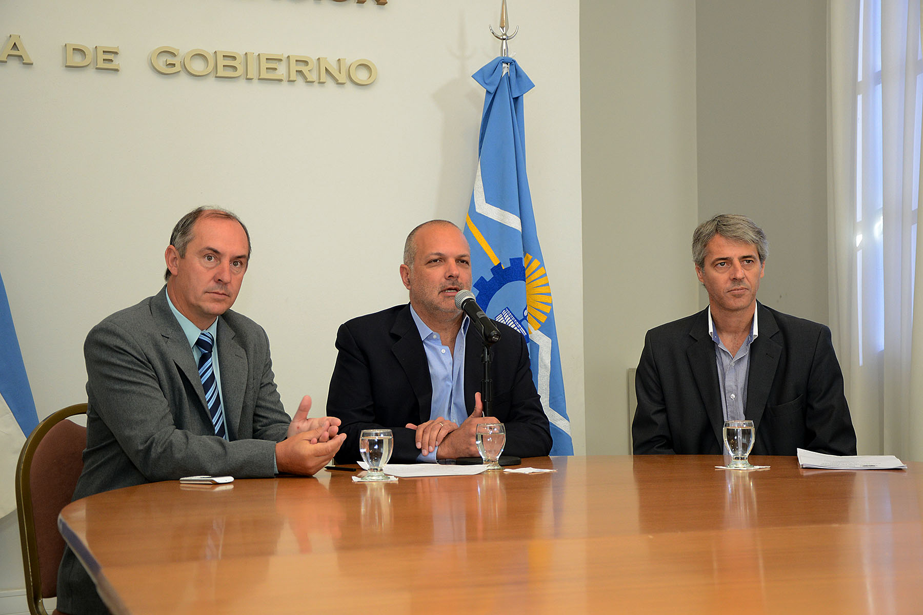 “Este Gobierno dialoga, pero con los chicos en las escuelas”