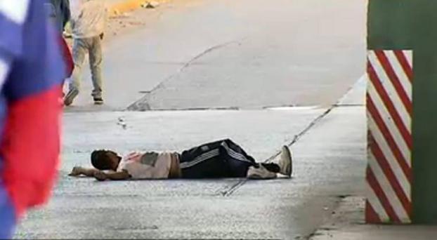 Arrojaron a un hombre de un puente y renunció un gremialista