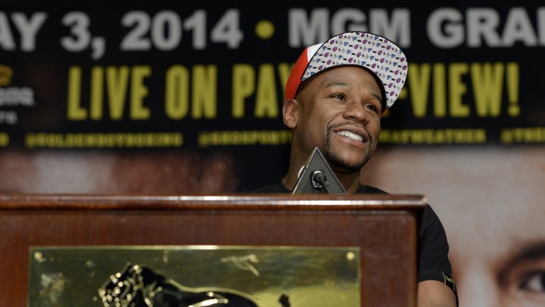 Mayweather: la pelea con Maidana «va a ser una guerra»