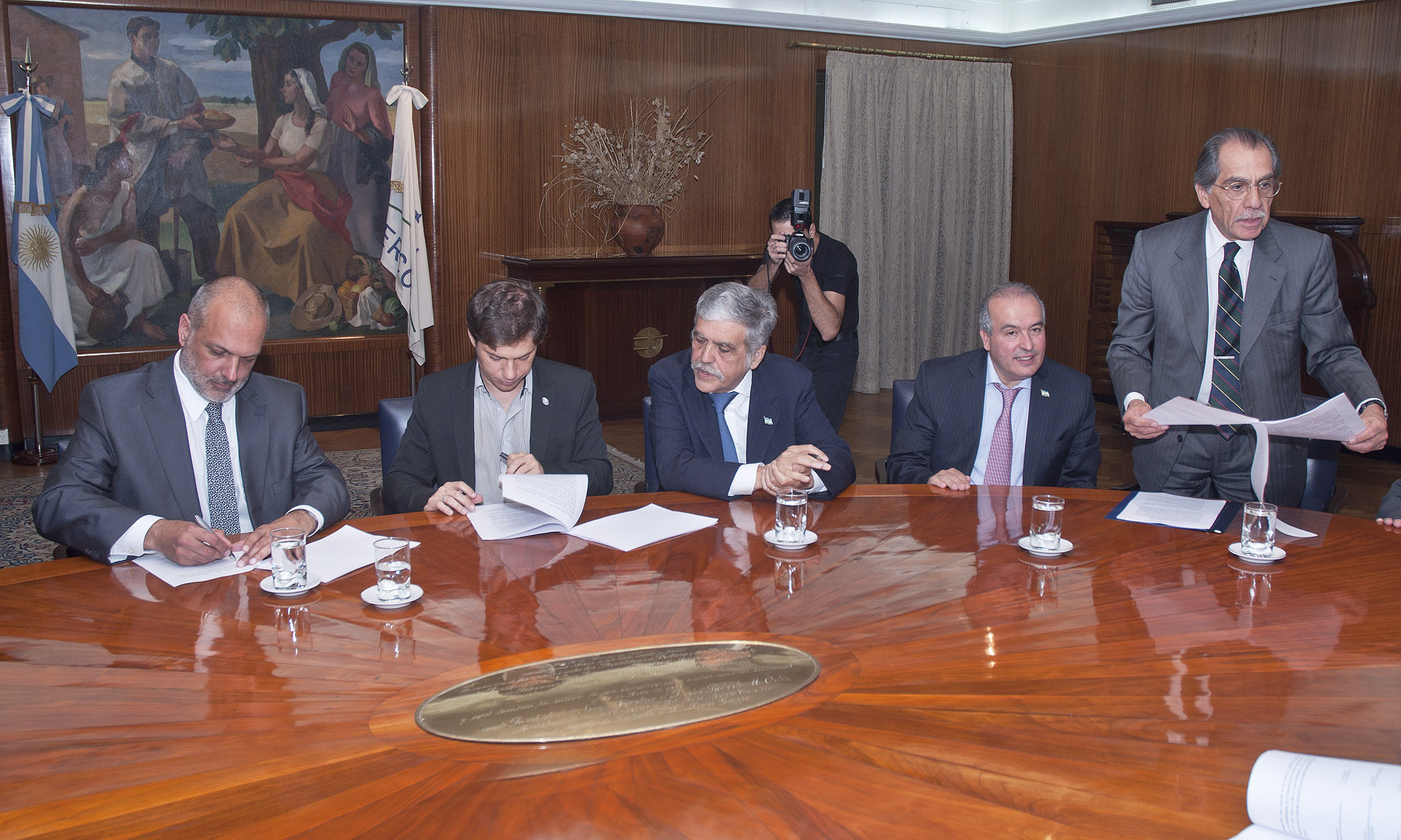 PAE desistió del reclamo de U$S 50 M a Provincia